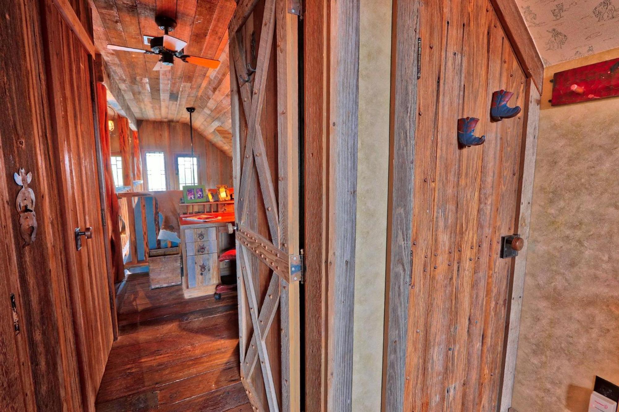 Log Cabin At Old Glory Ranch Уимберли Экстерьер фото