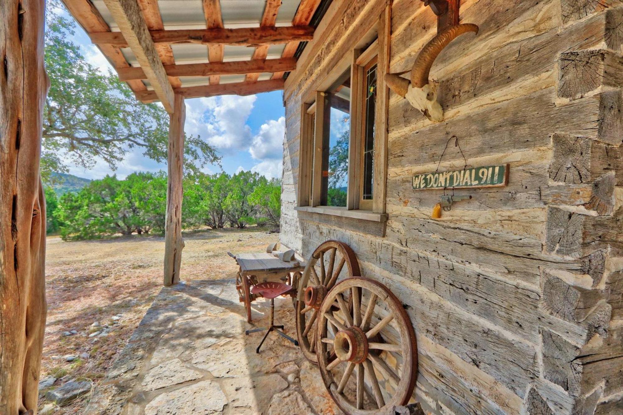 Log Cabin At Old Glory Ranch Уимберли Экстерьер фото